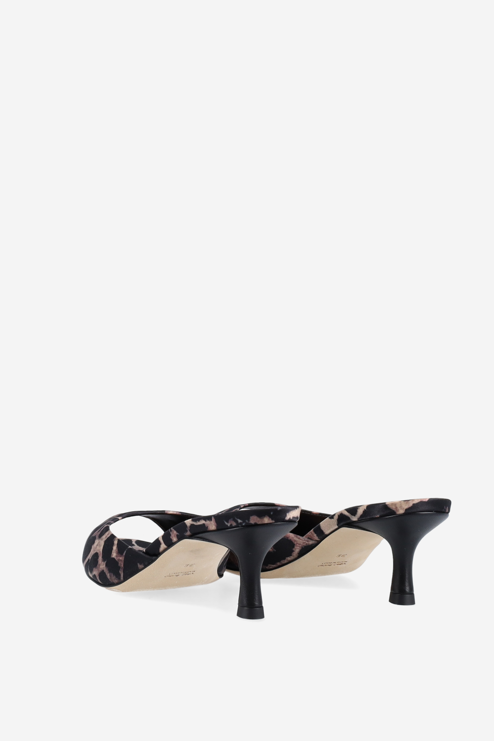 Pointed-toe satin sandals