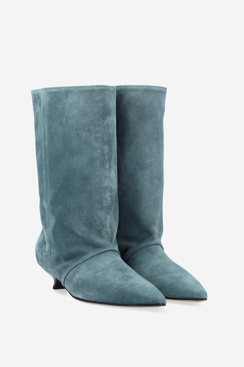Unforgettable suede boots