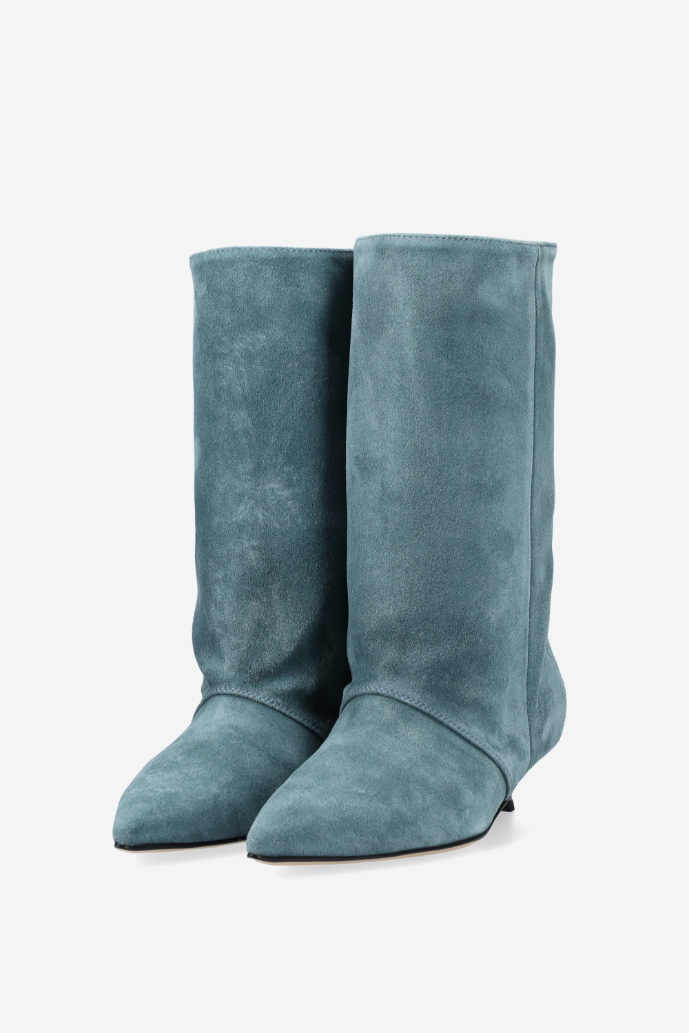 Unforgettable suede boots