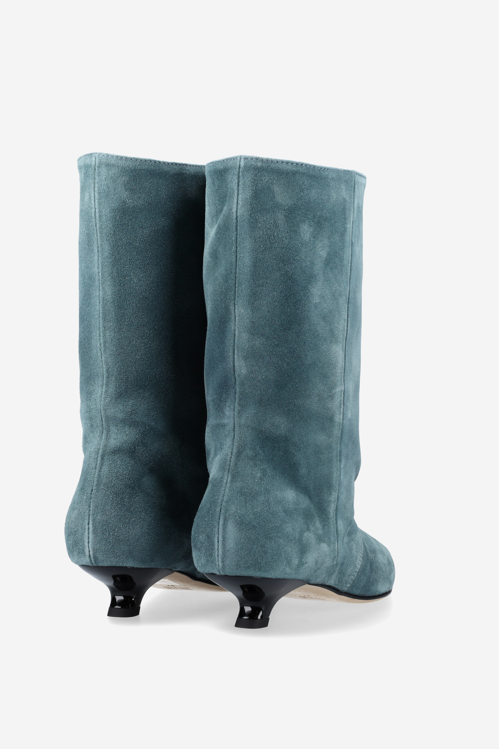 Unforgettable suede boots