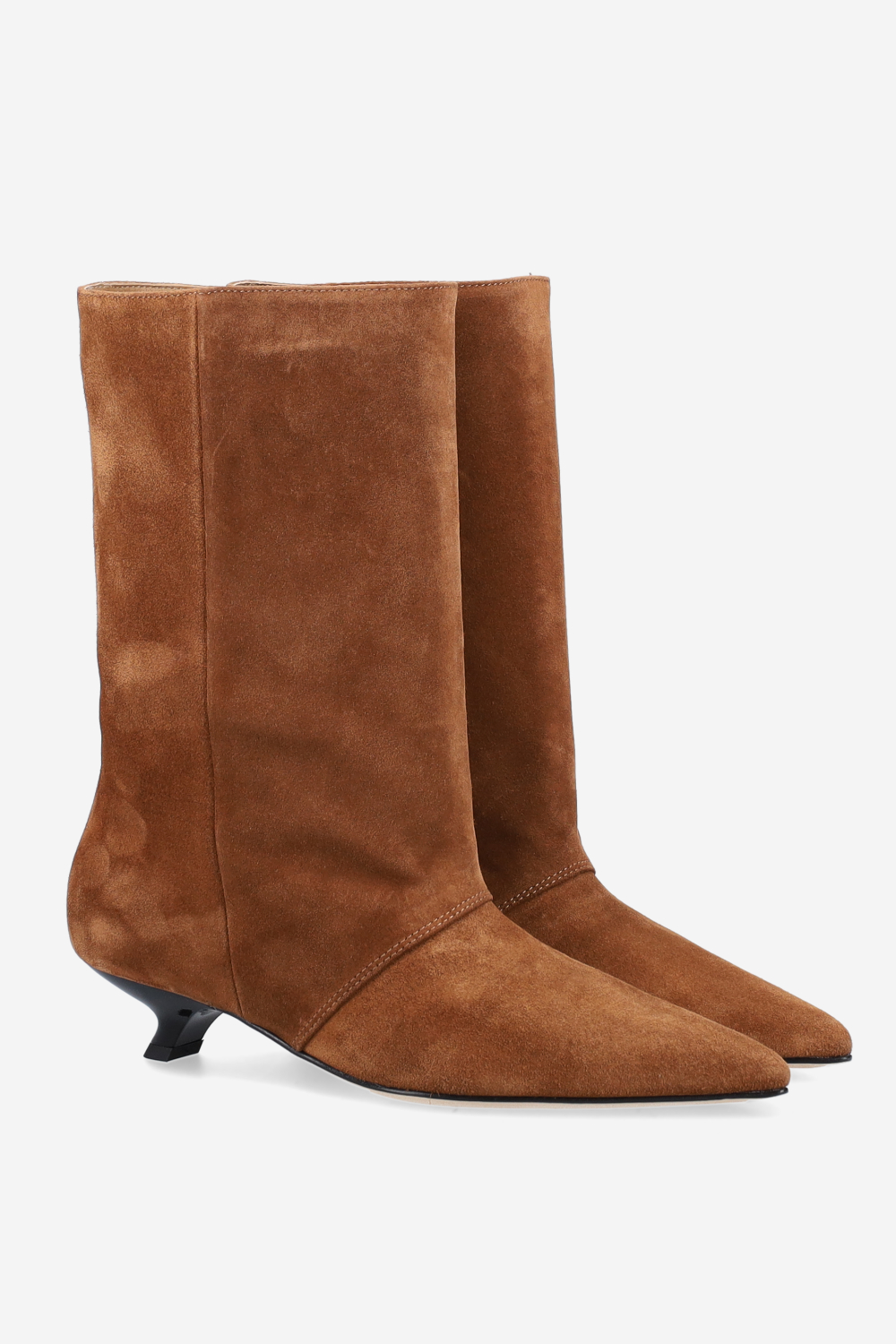 Unforgettable suede boots