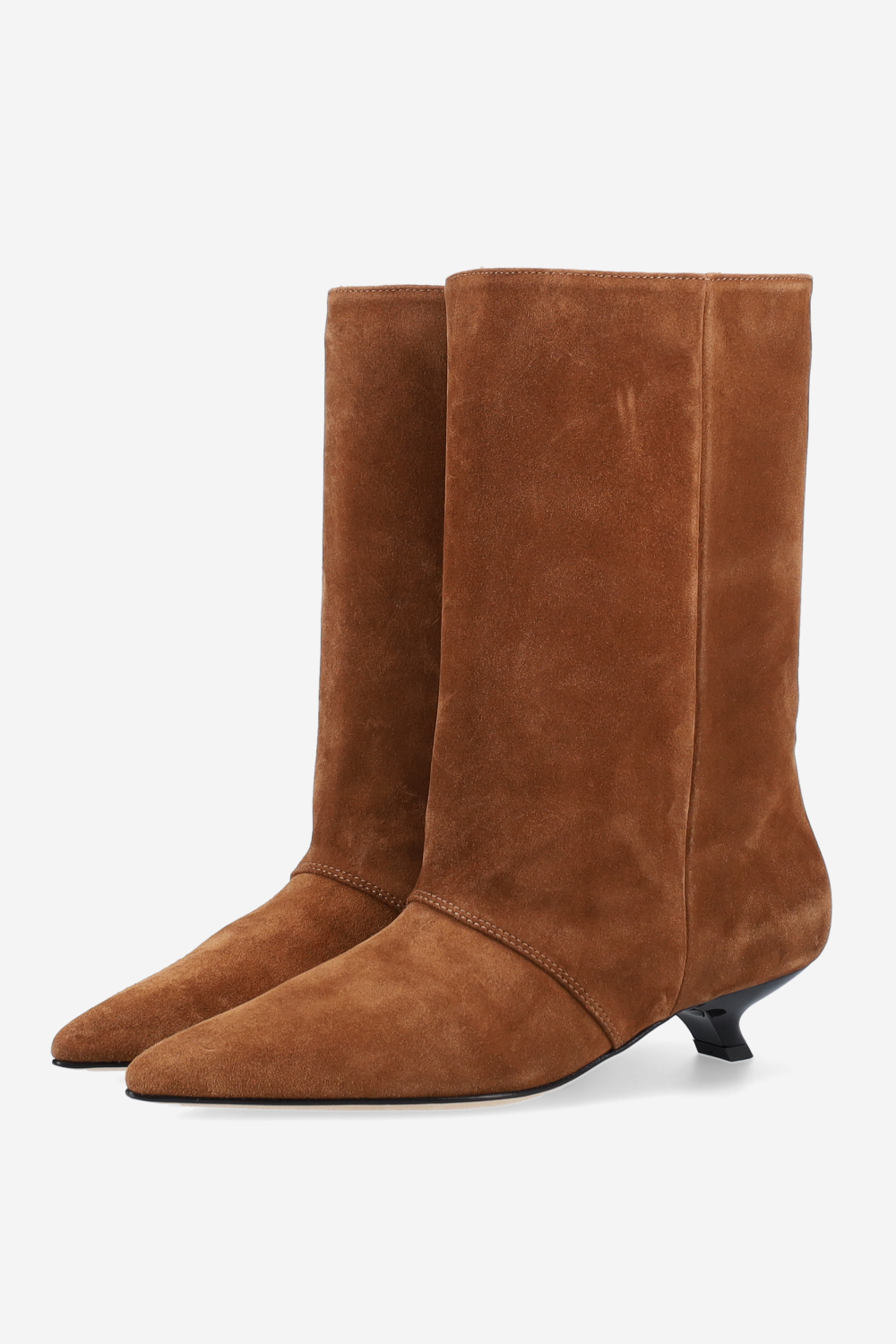 Unforgettable suede boots