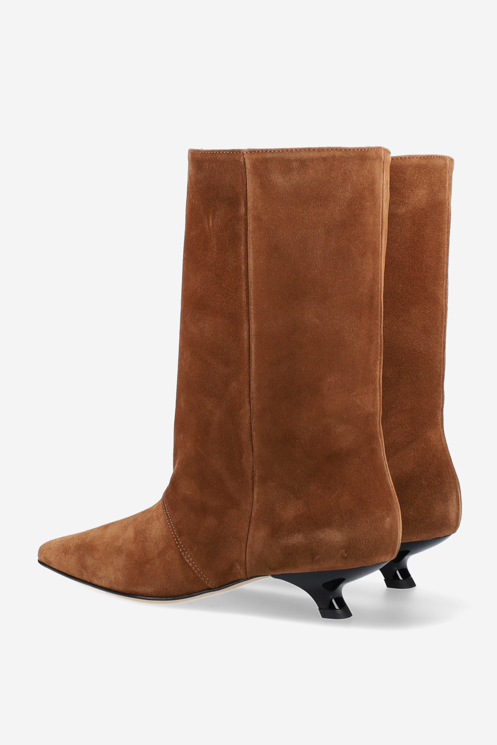 Unforgettable suede boots