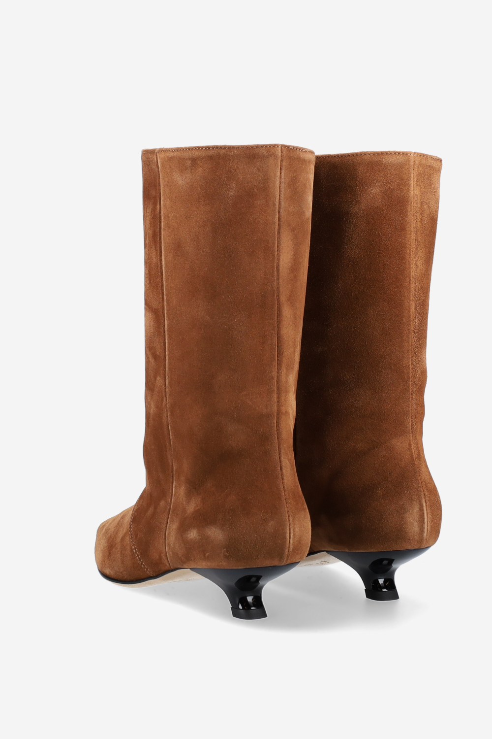 Unforgettable suede boots