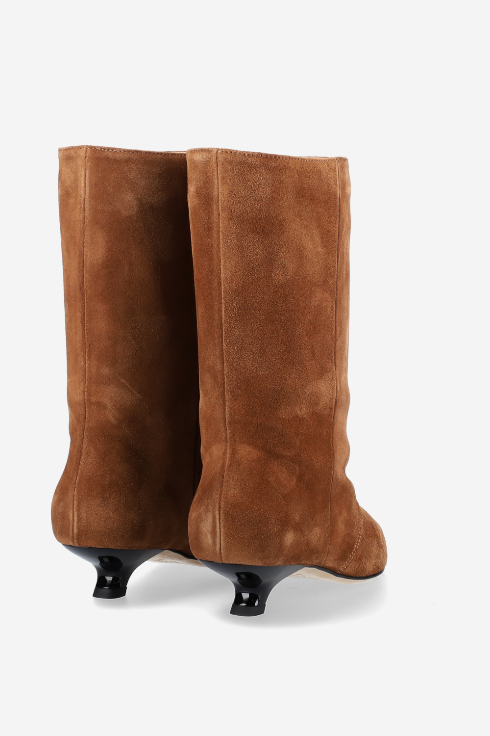 Unforgettable suede boots