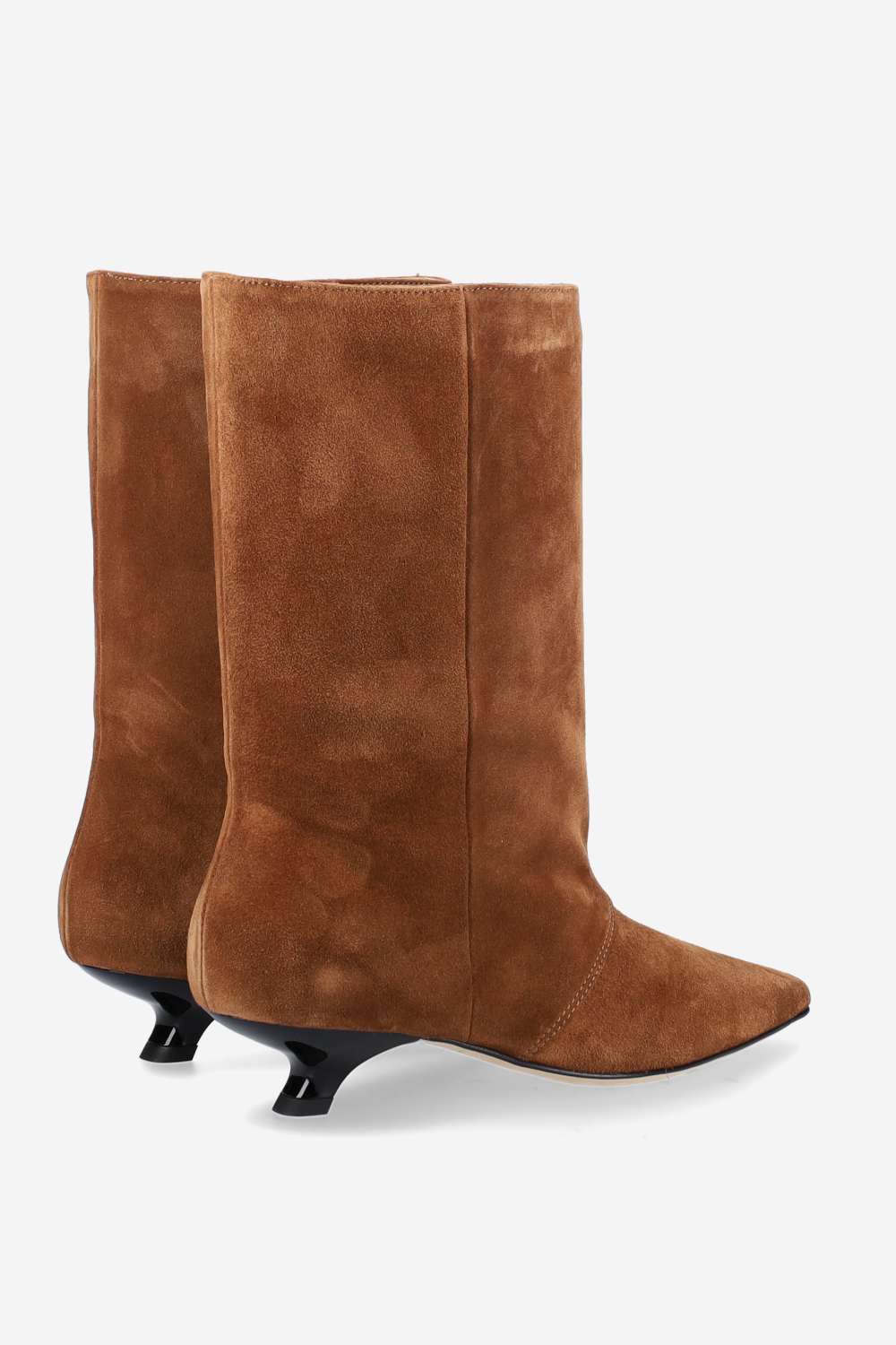 Unforgettable suede boots