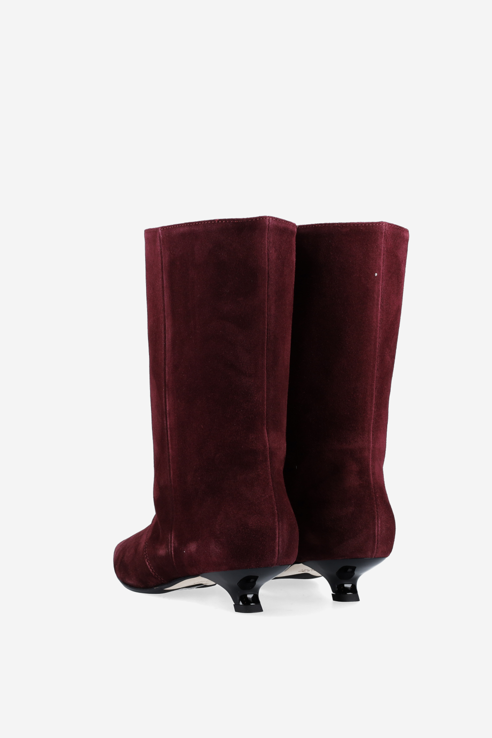 Unforgettable suede boots