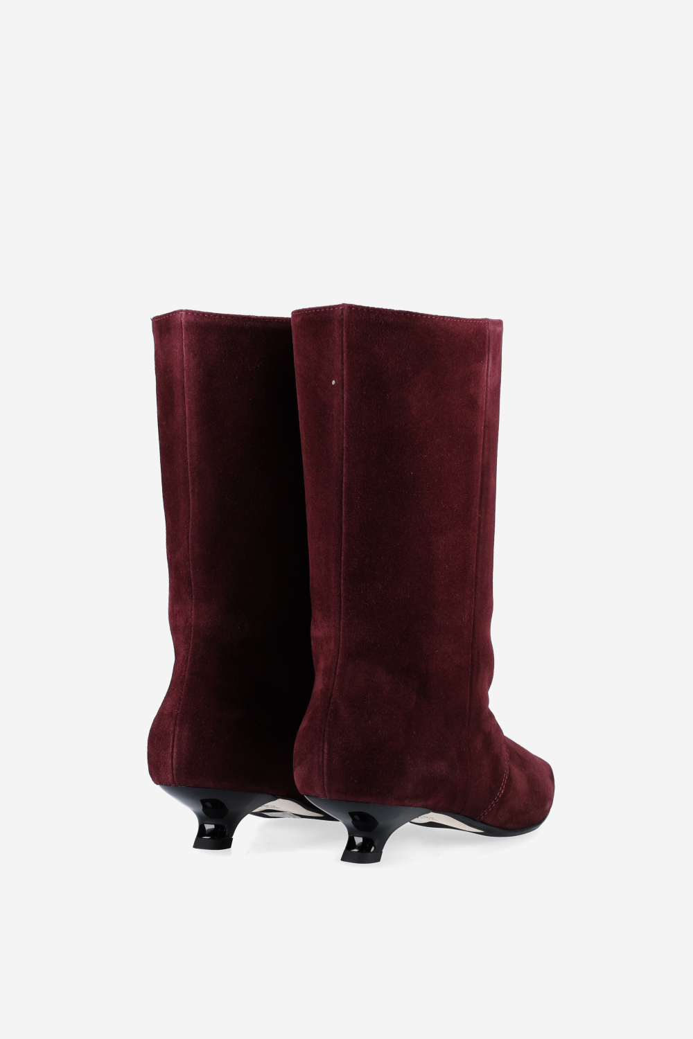 Unforgettable suede boots