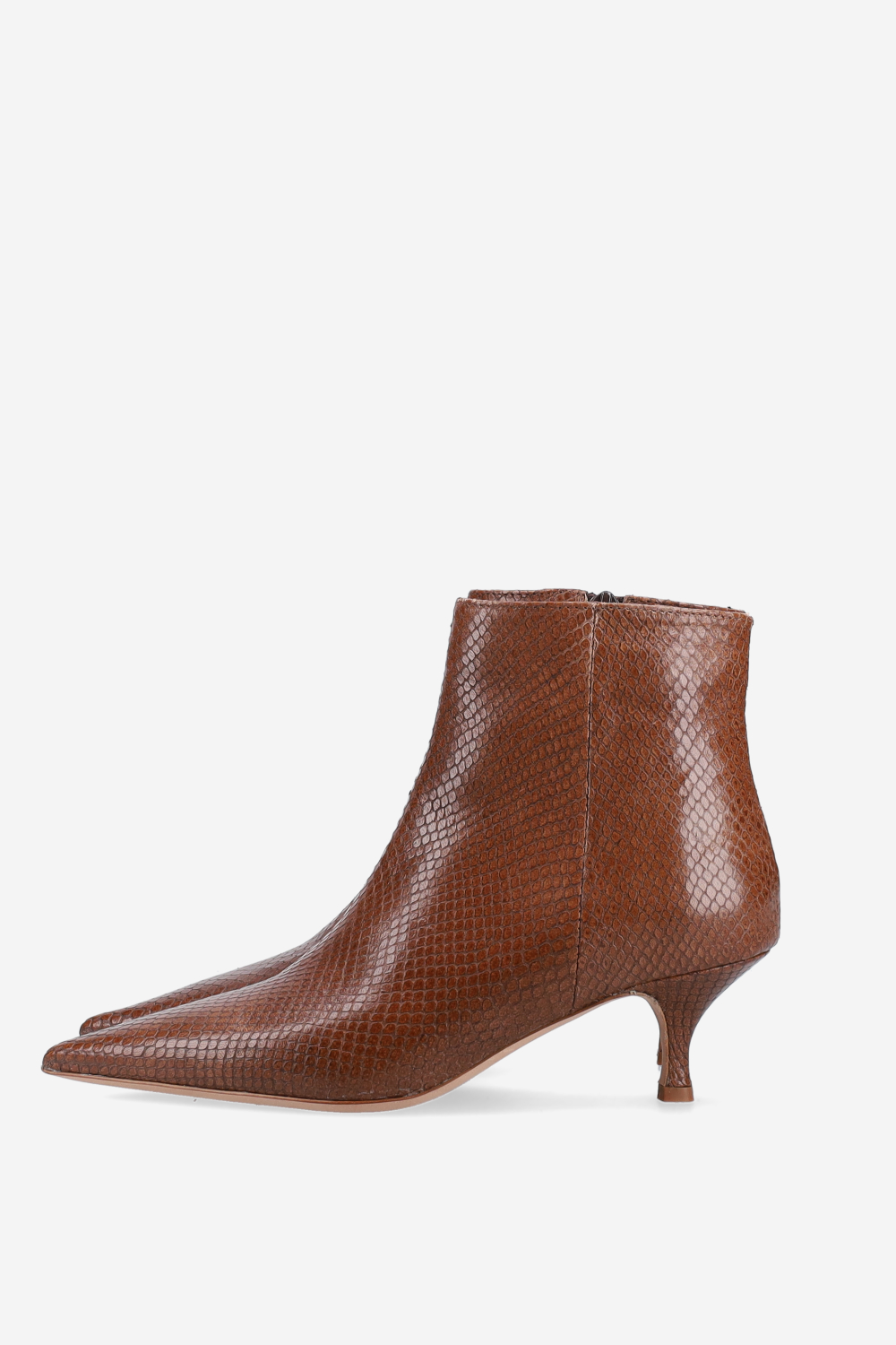 Pointed-toe leather ankle boots
