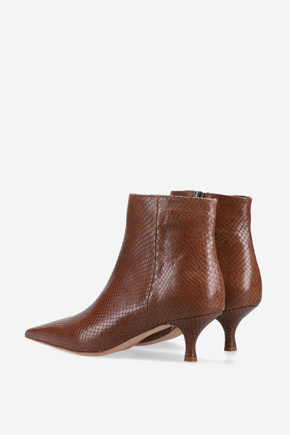Pointed-toe leather ankle boots