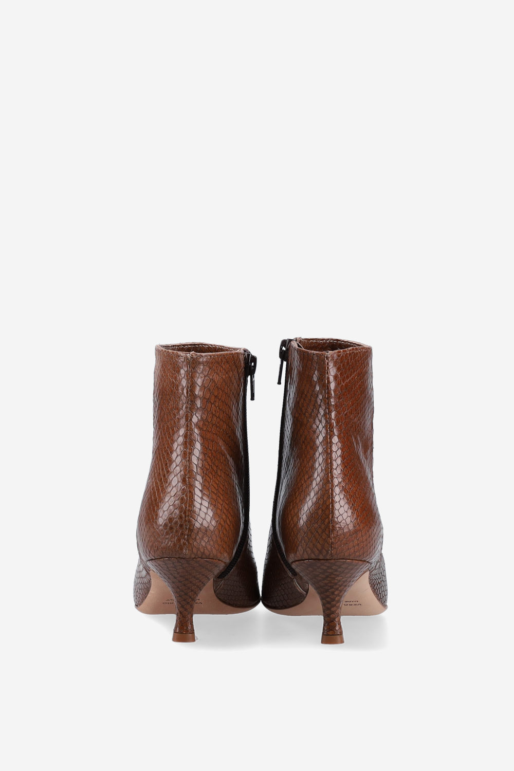 Pointed-toe leather ankle boots