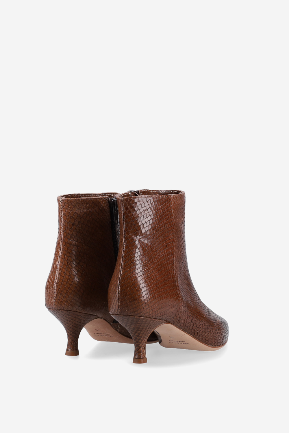 Pointed-toe leather ankle boots