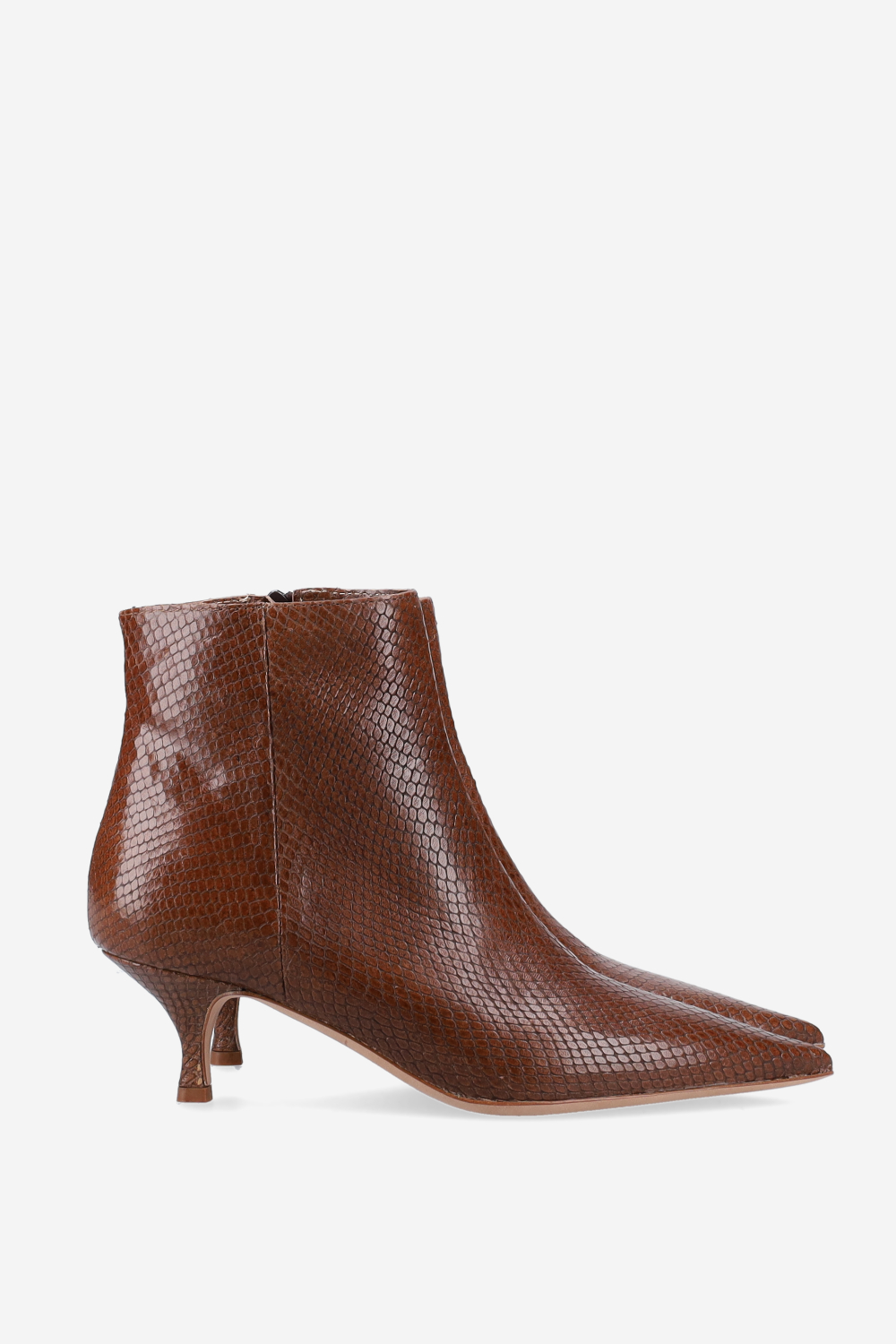 Pointed-toe leather ankle boots