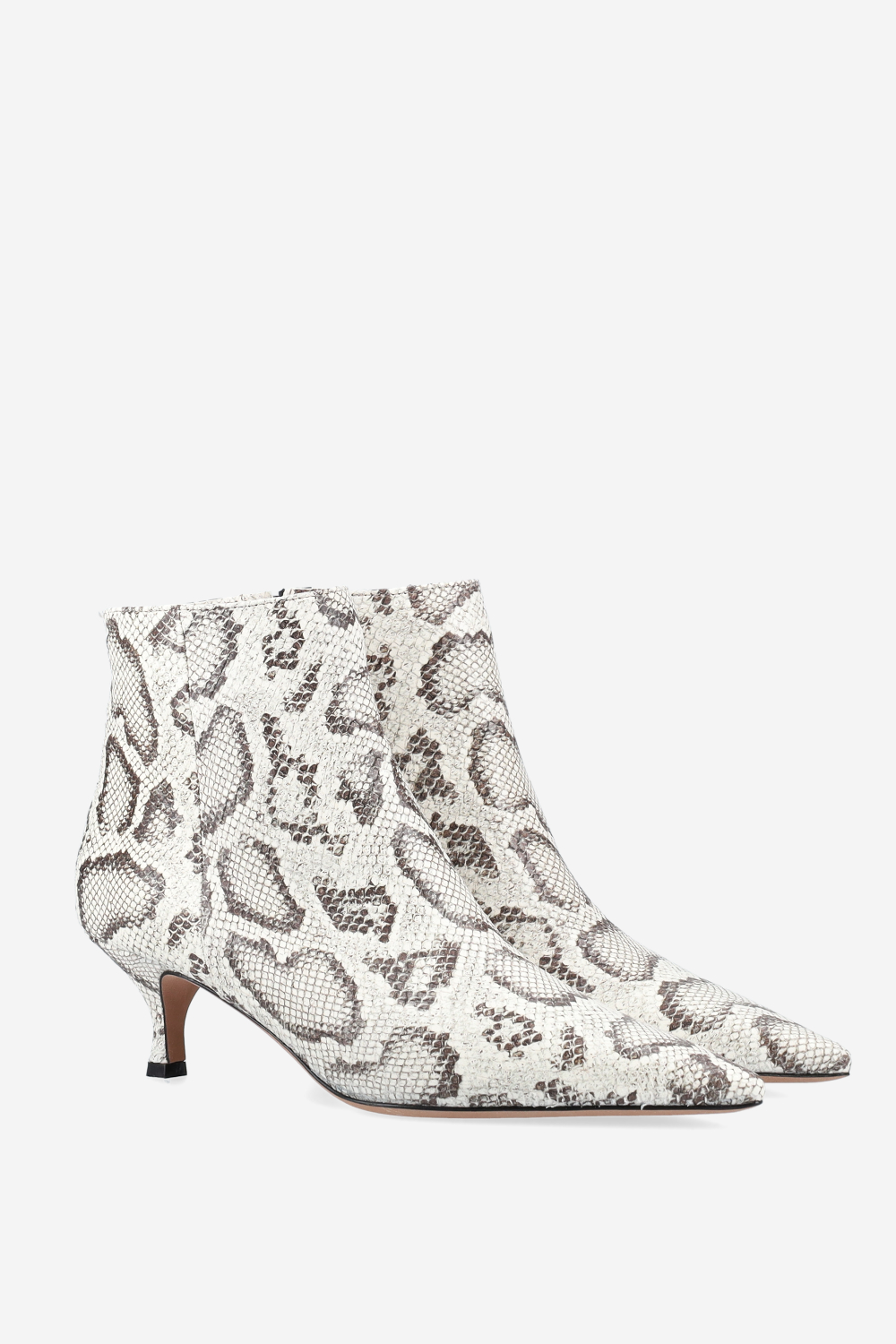 Pointed-toe leather ankle boots