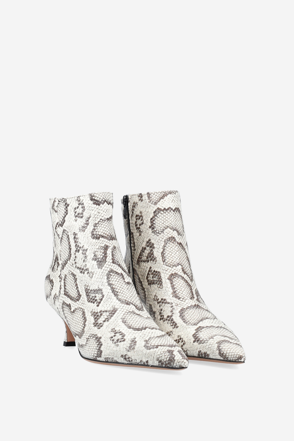 Pointed-toe leather ankle boots