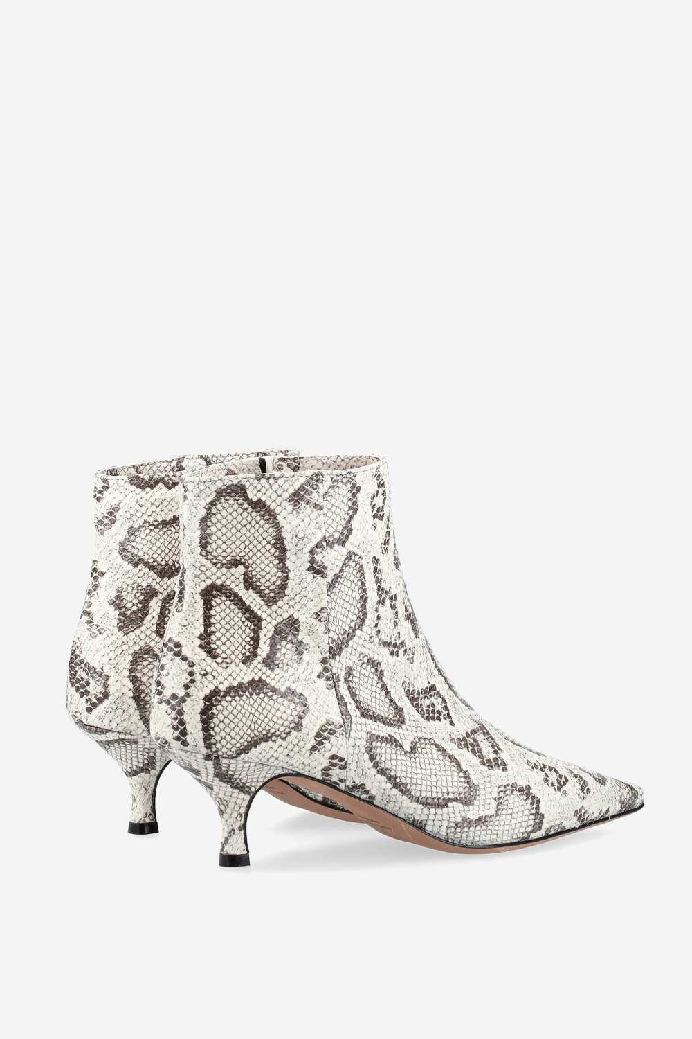 Pointed-toe leather ankle boots