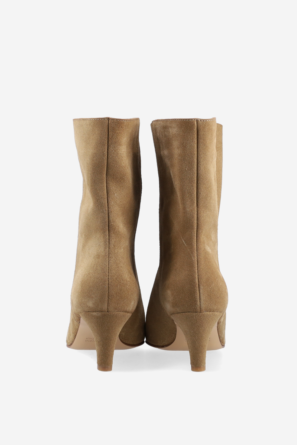 Pointed-toe suede ankle boots