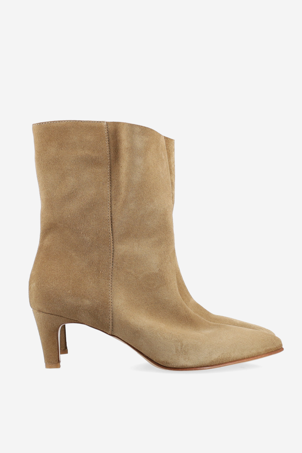 Pointed-toe suede ankle boots