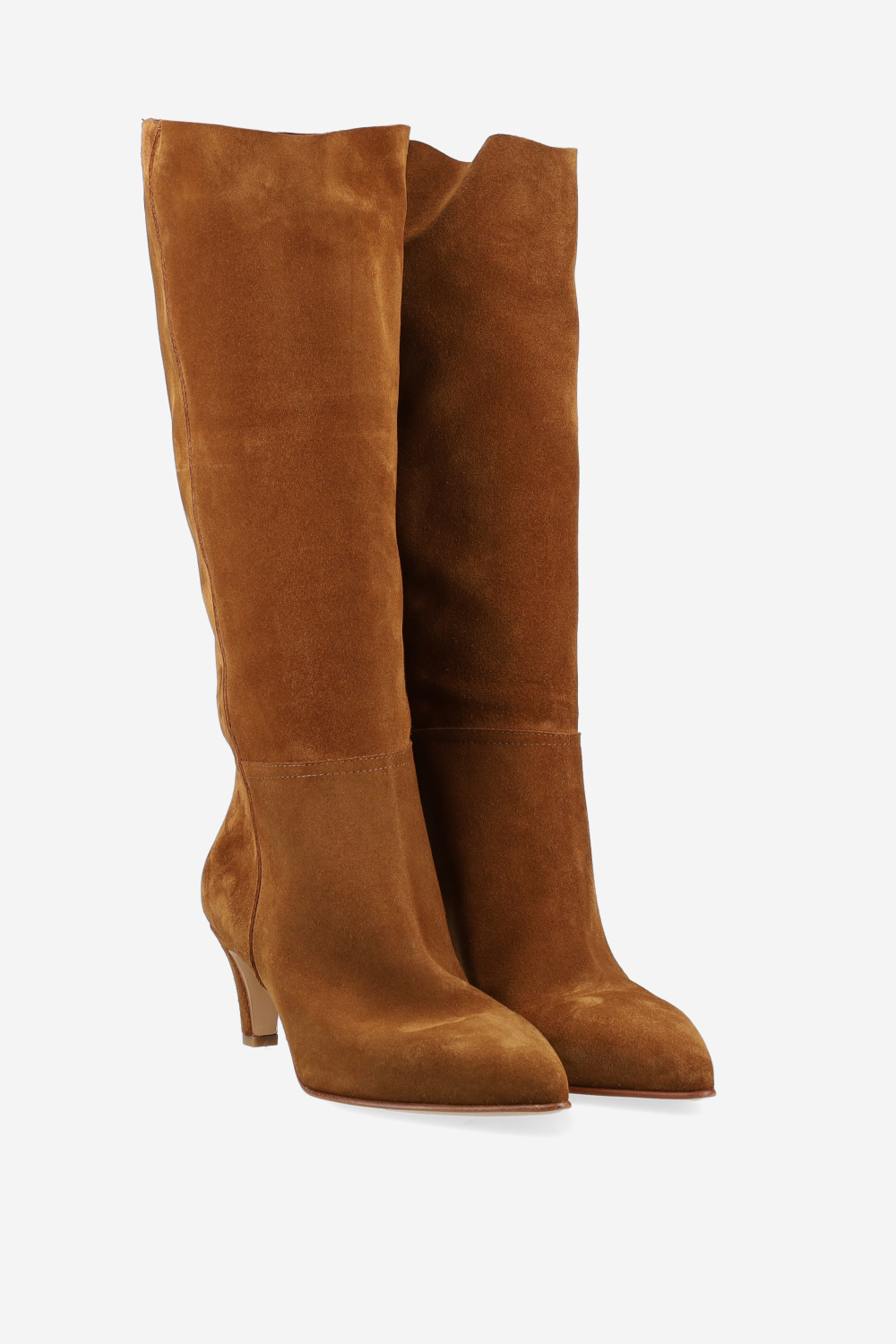 Pointed-toe suede boots