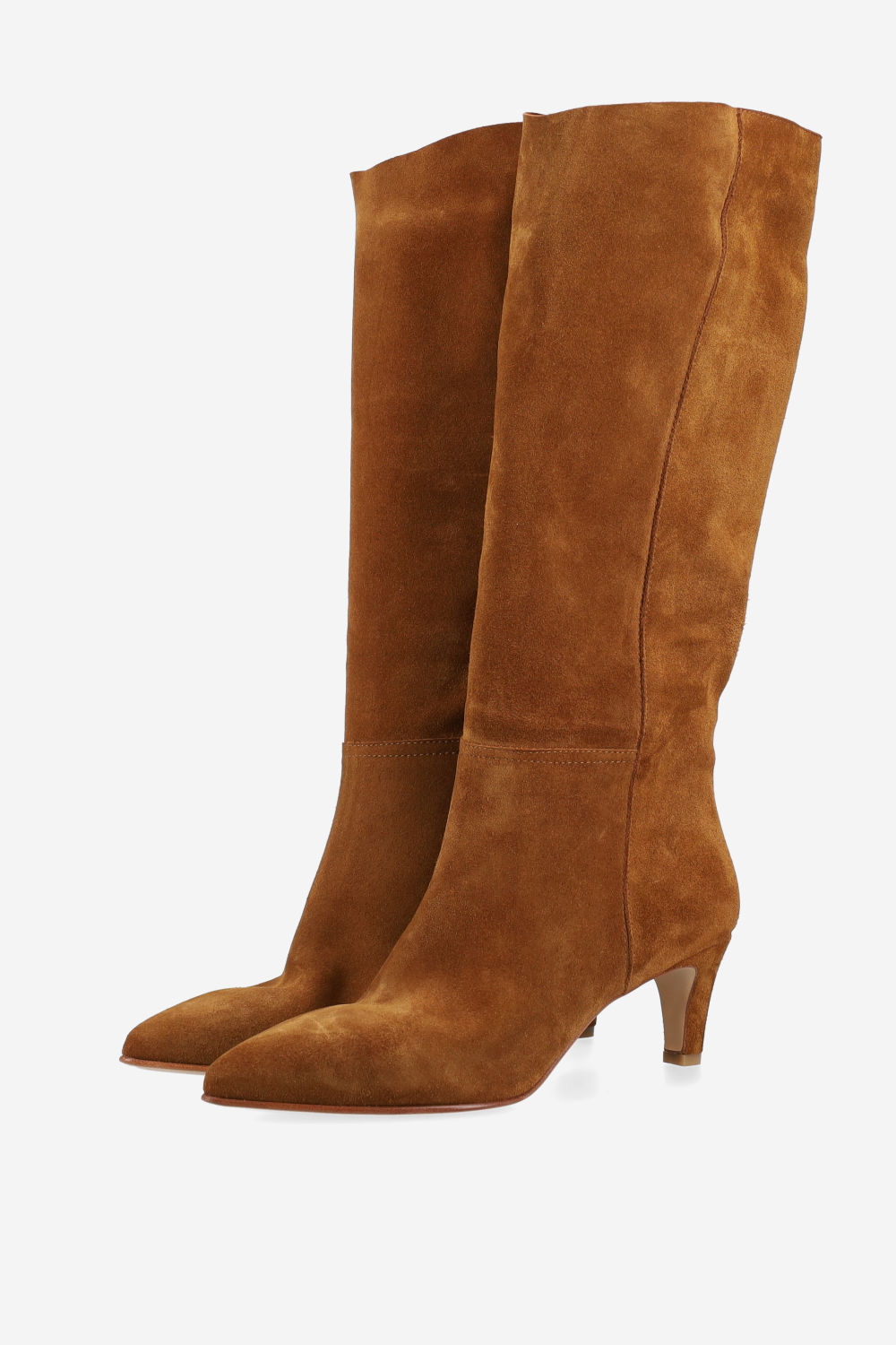 Pointed-toe suede boots