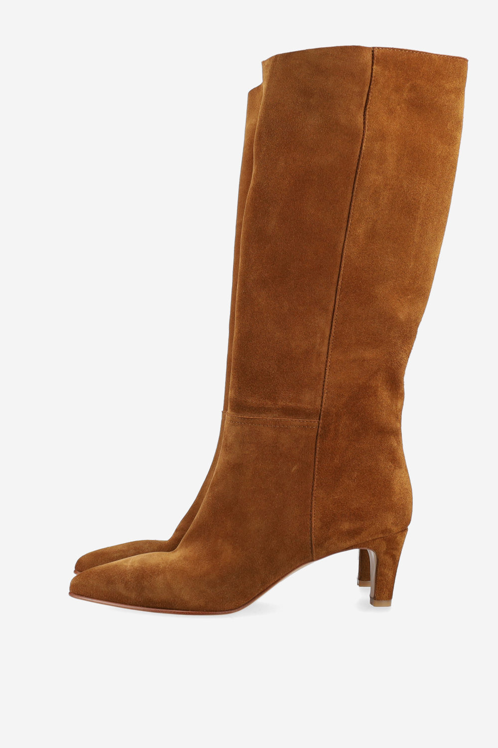 Pointed-toe suede boots