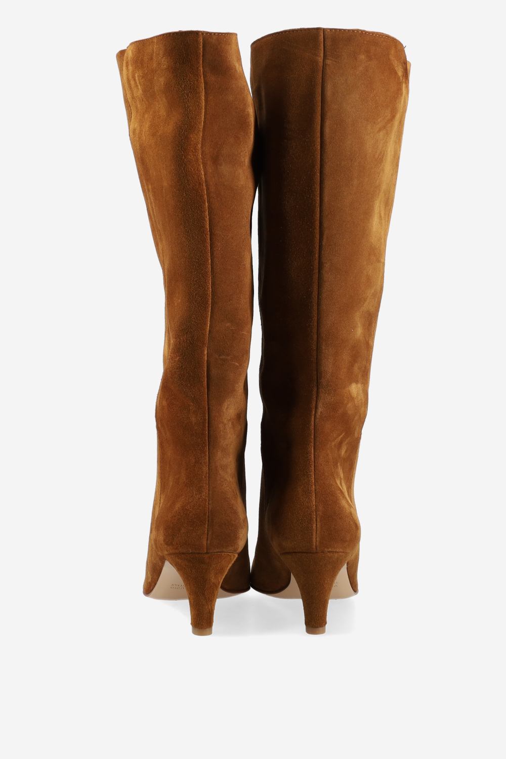 Pointed-toe suede boots