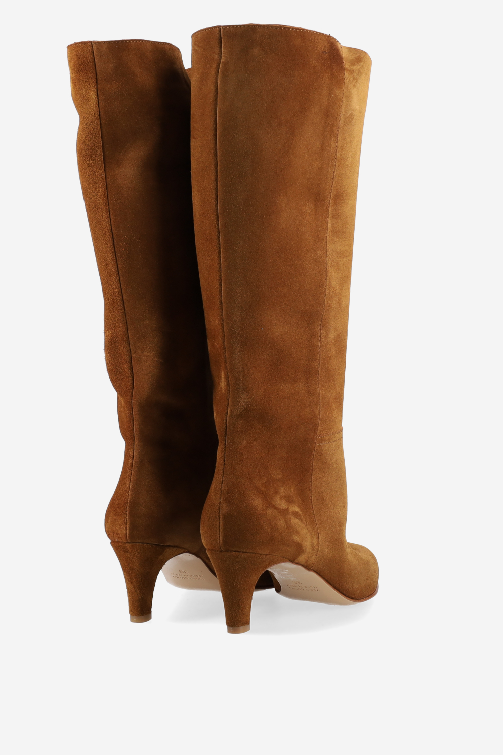 Pointed-toe suede boots