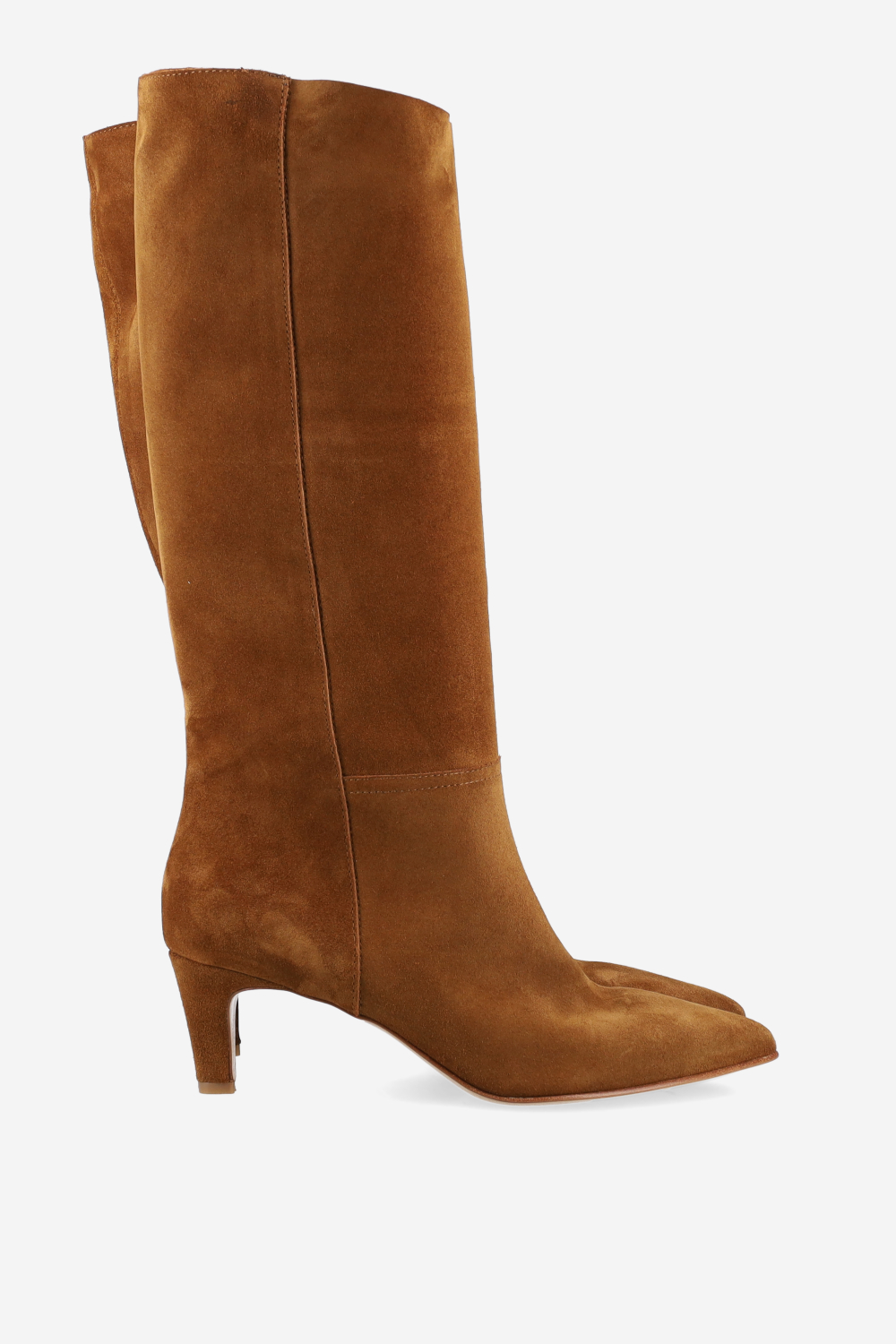 Pointed-toe suede boots