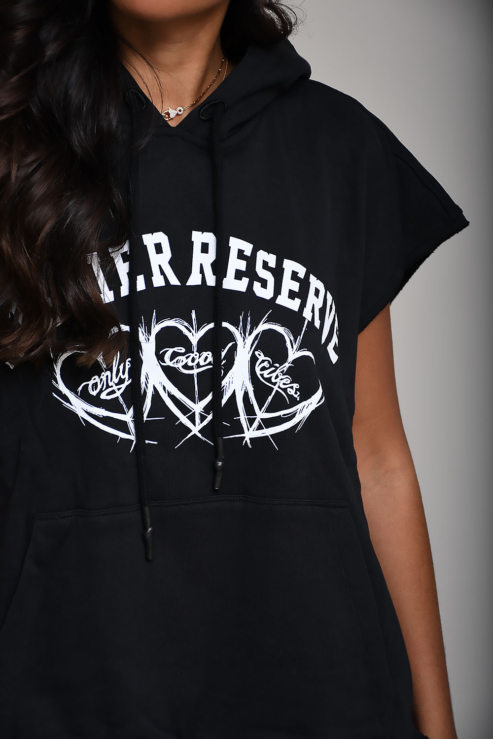 Sleeveless ‘good vibes’ hoodie