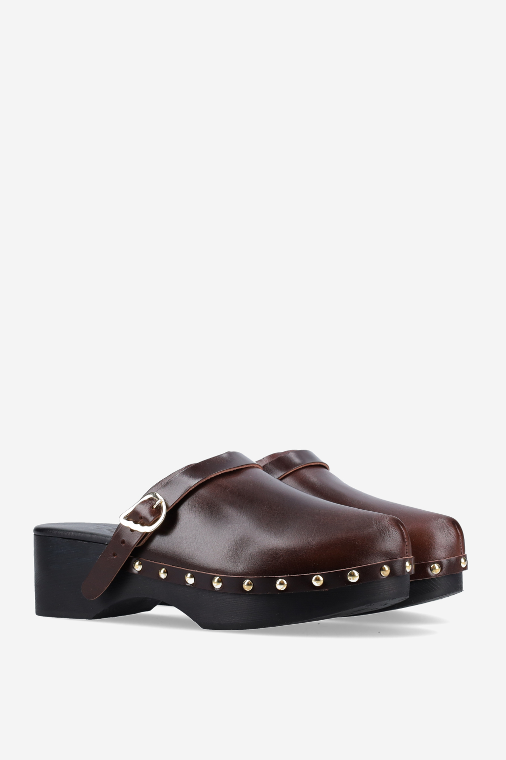 Classic closed leather platform clogs