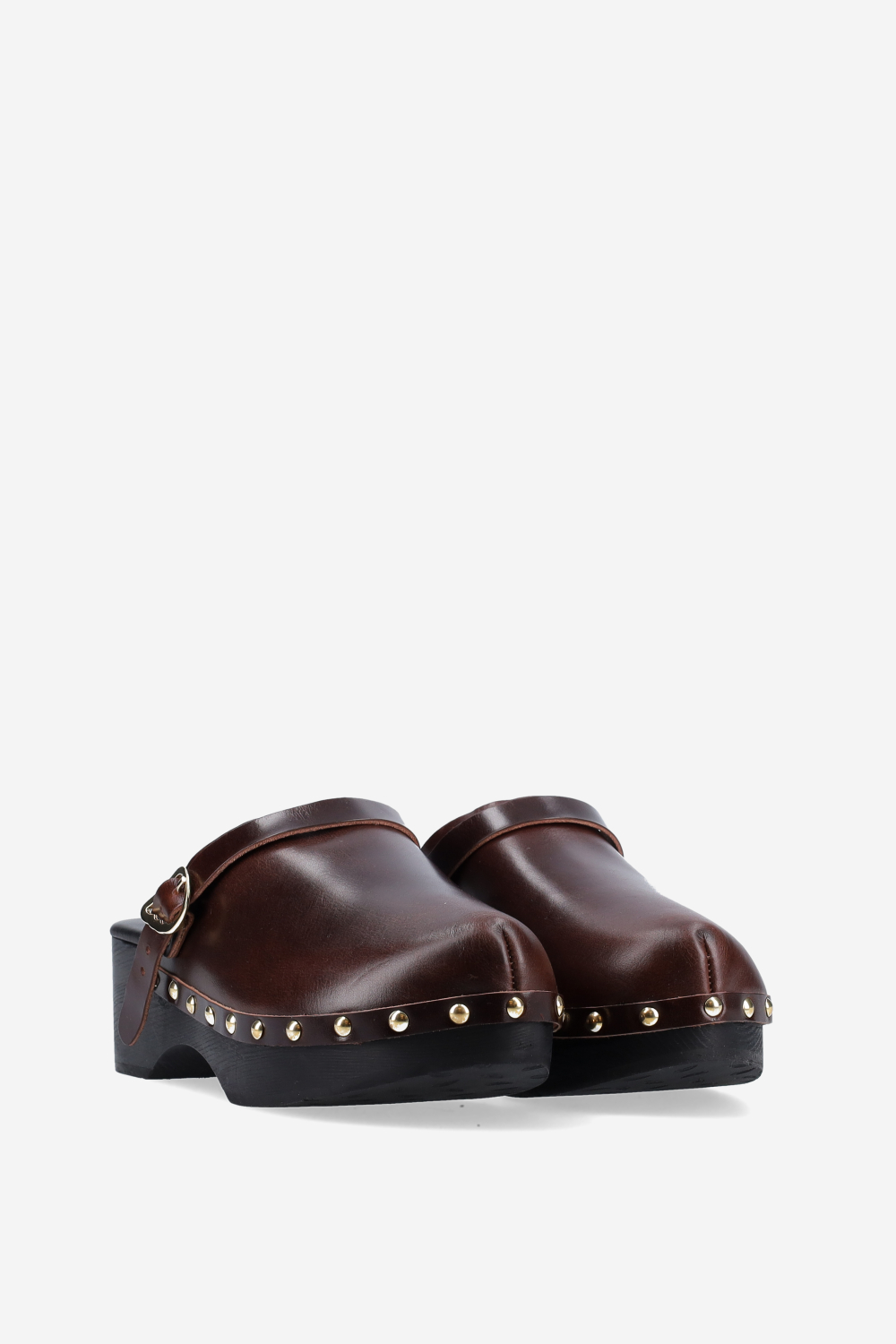 Classic closed leather platform clogs