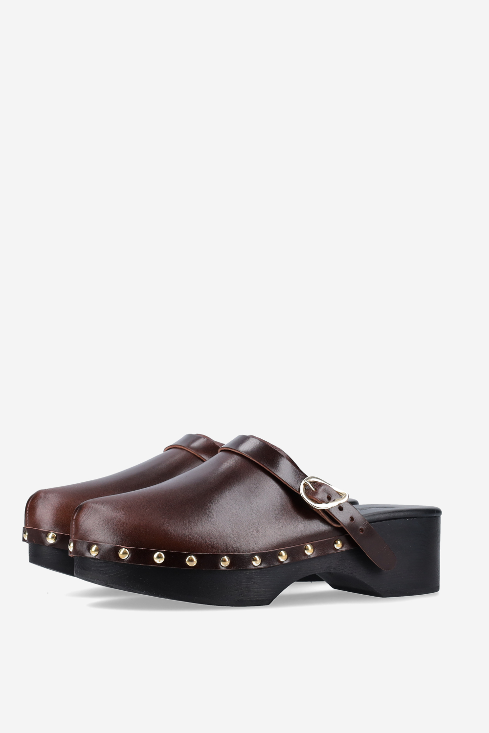 Classic closed leather platform clogs