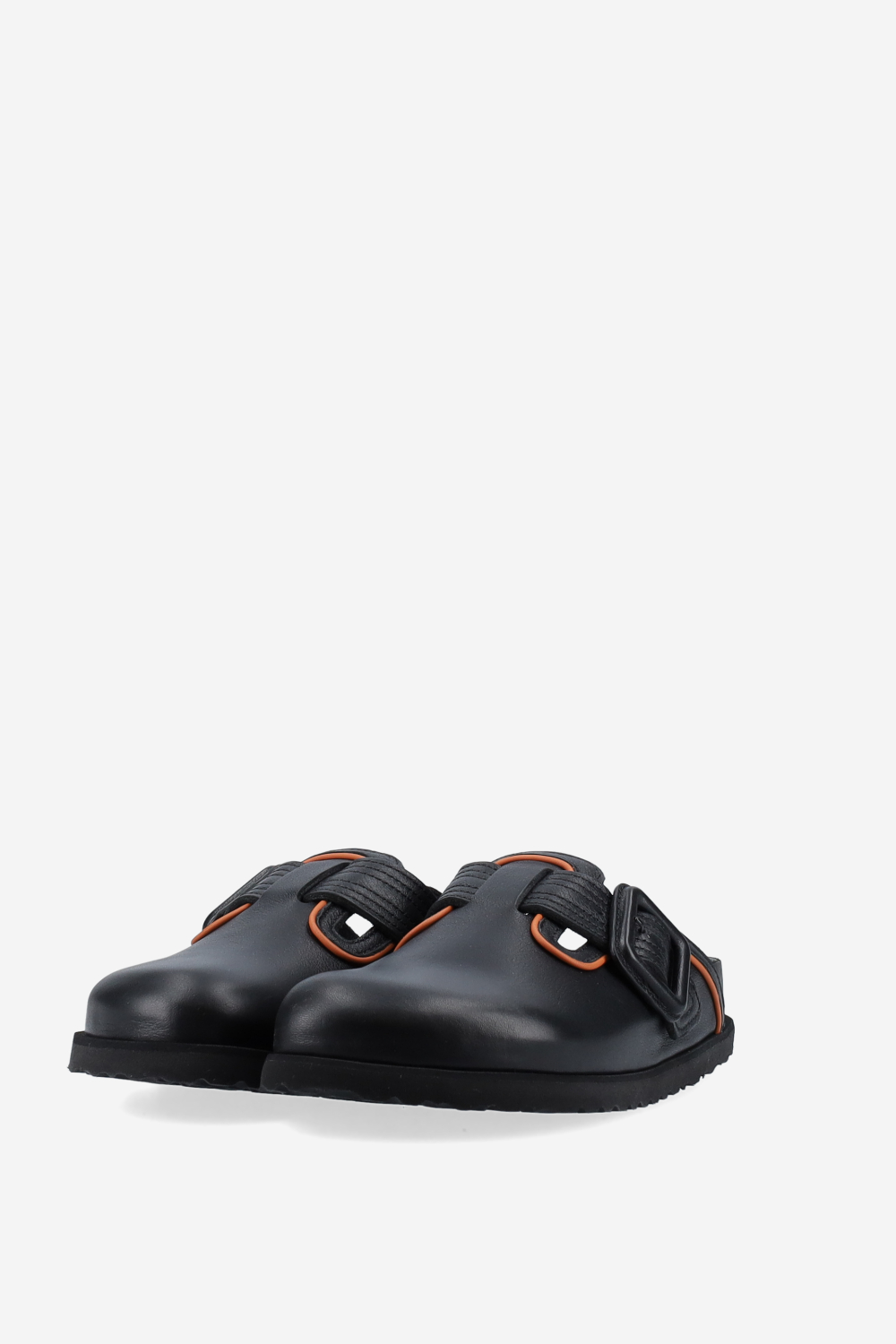 Bosten buckle leather mules