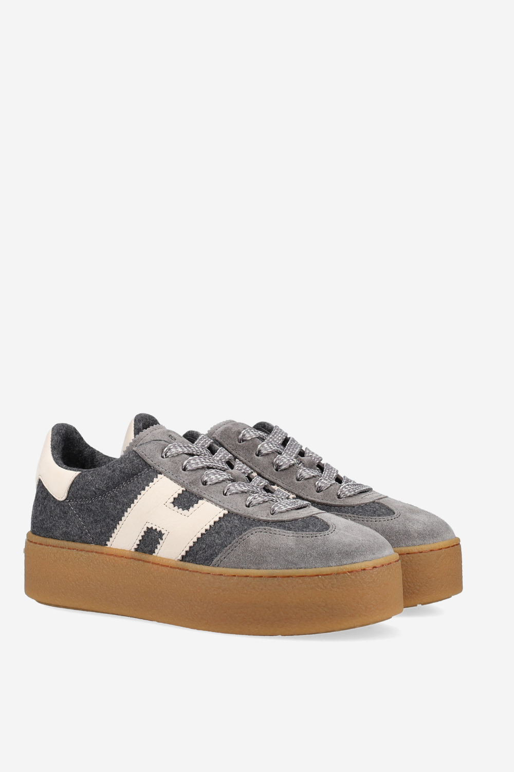 H698 suede sneakers