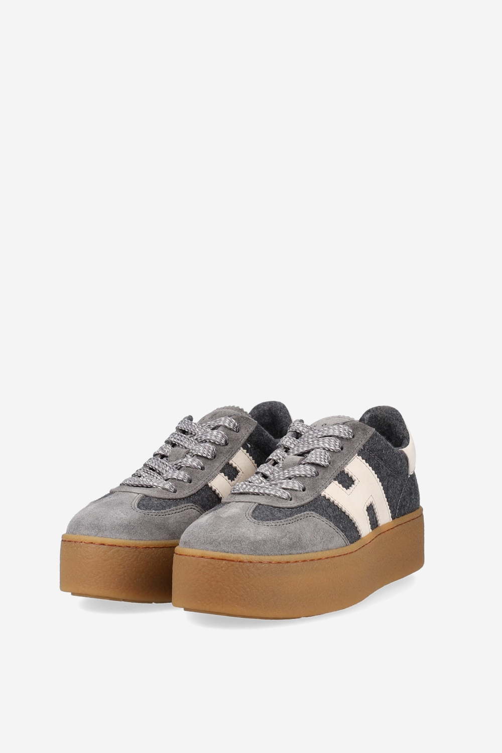 H698 suede sneakers