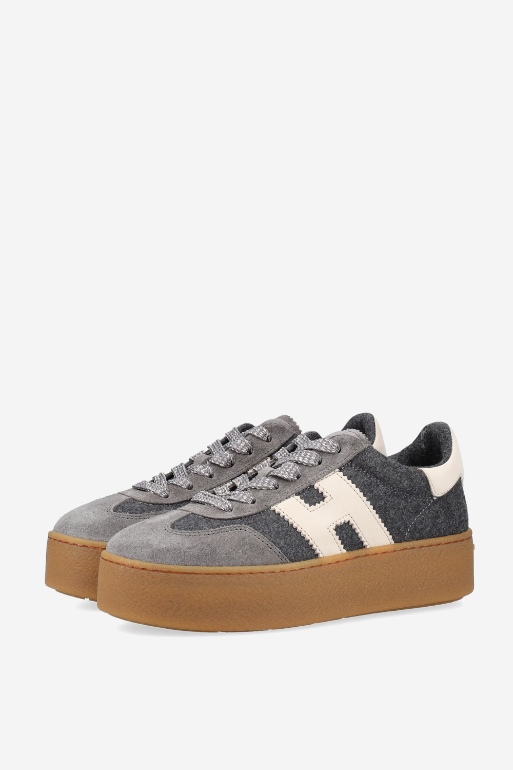 H698 suede sneakers
