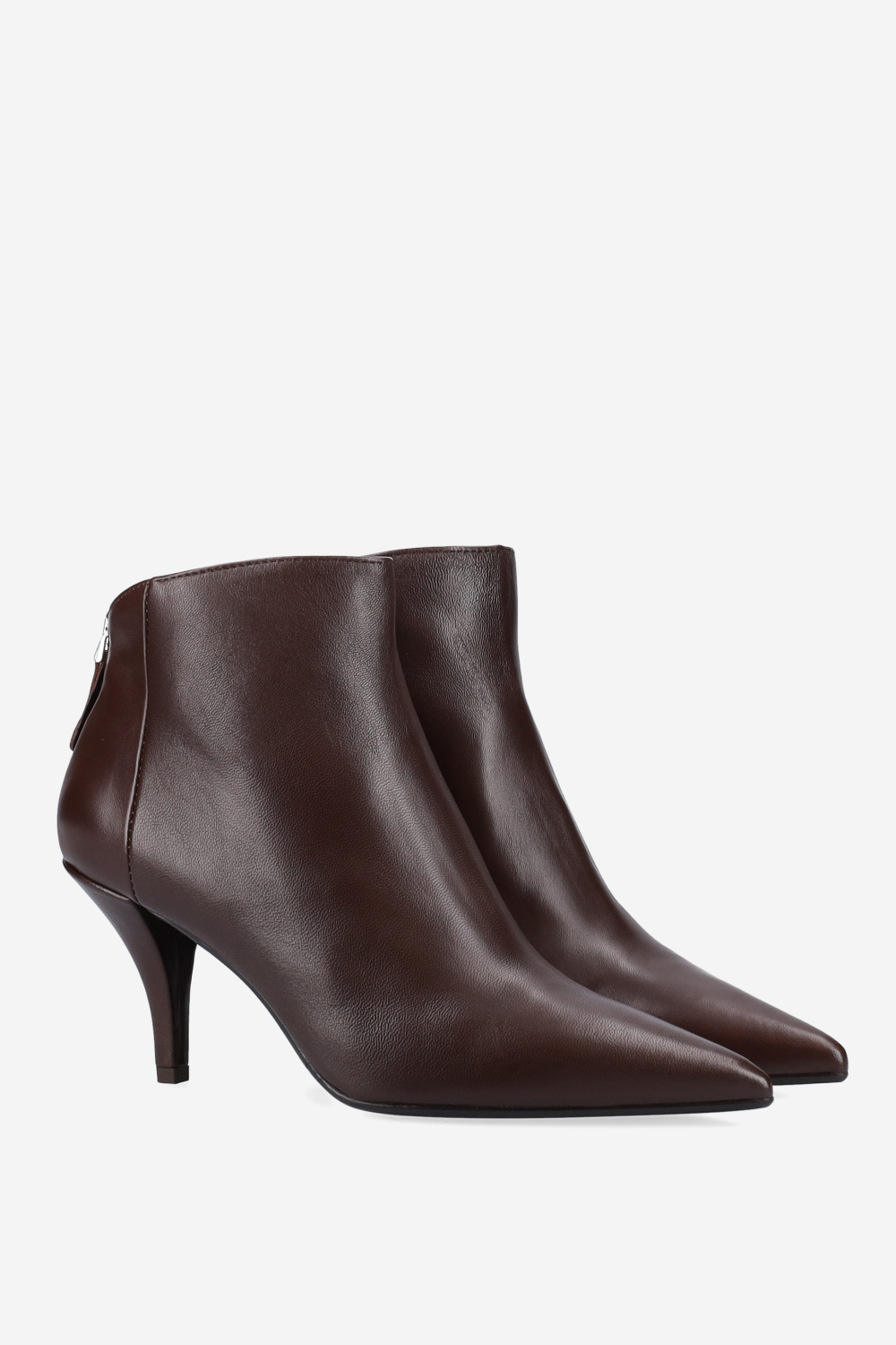 Pointed-toe leather ankle boots