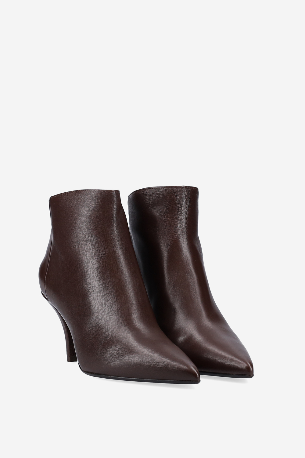 Pointed-toe leather ankle boots