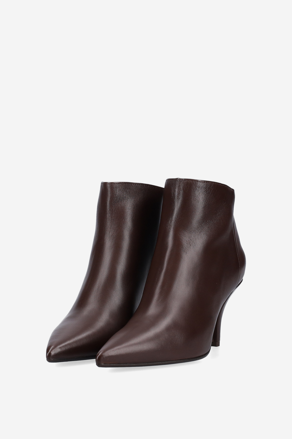 Pointed-toe leather ankle boots