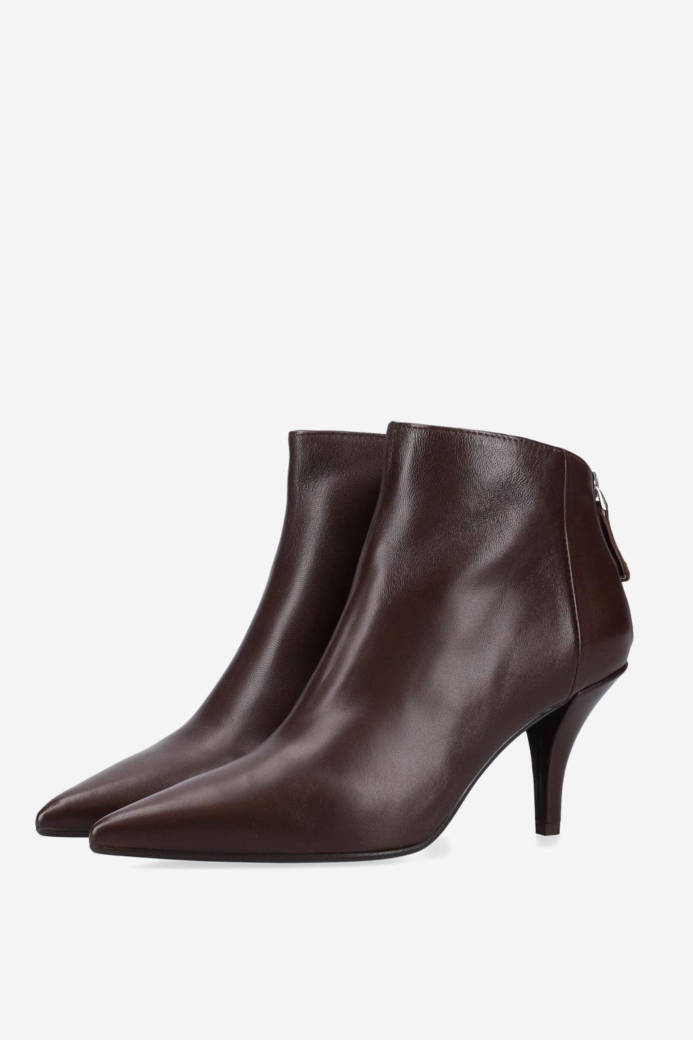 Pointed-toe leather ankle boots