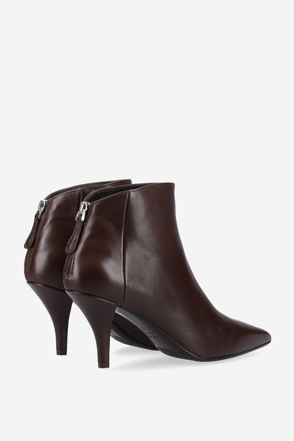 Pointed-toe leather ankle boots