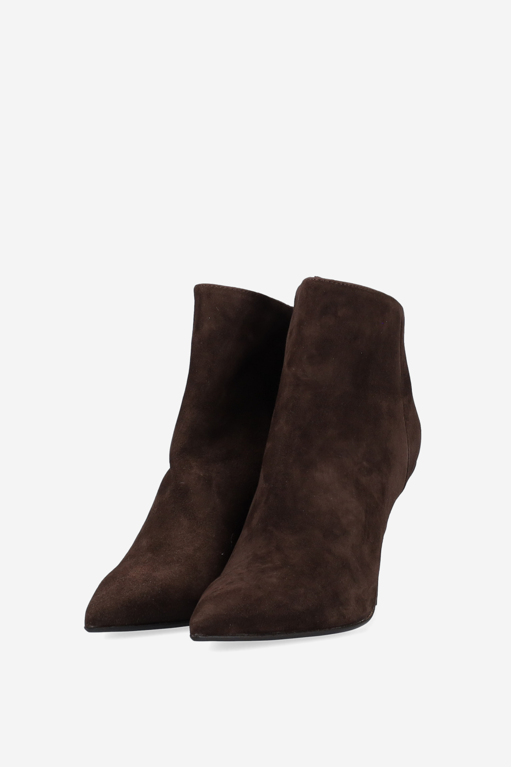 Pointed-toe suede ankle boots