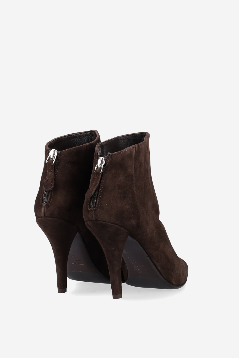Pointed-toe suede ankle boots
