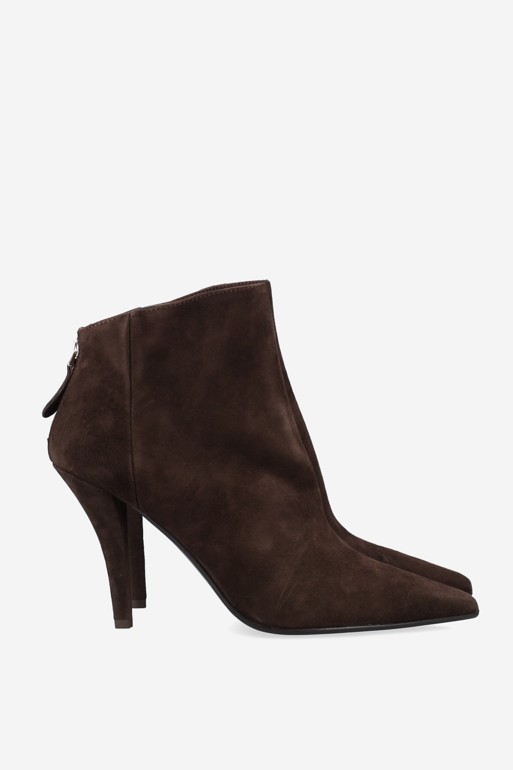 Pointed-toe suede ankle boots