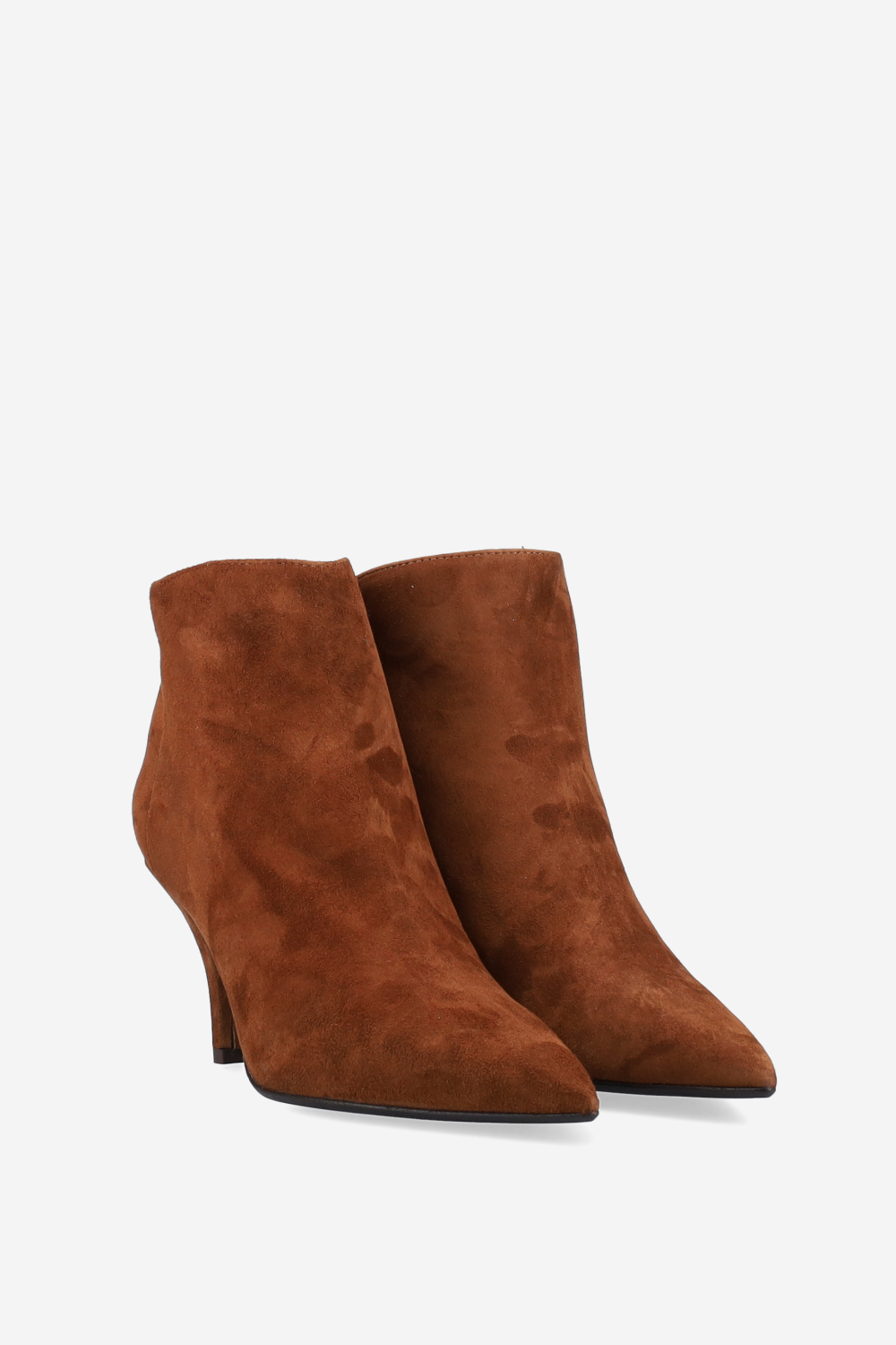 Pointed-toe suede ankle boots