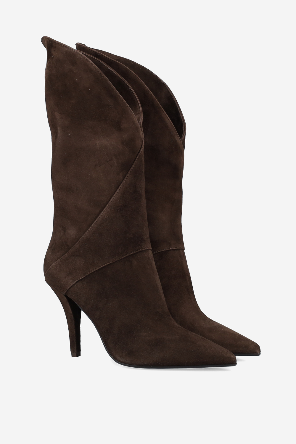 Pointed-toe suede boots