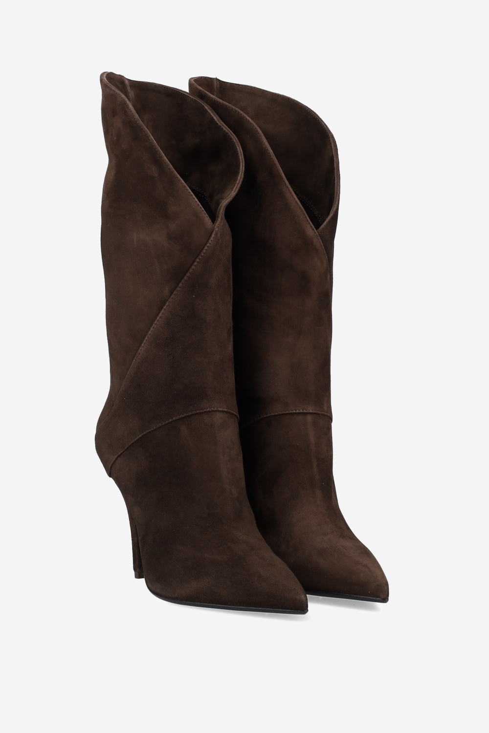 Pointed-toe suede boots