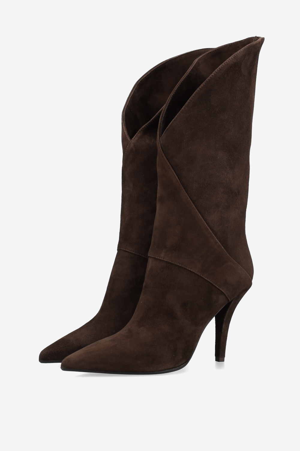 Pointed-toe suede boots