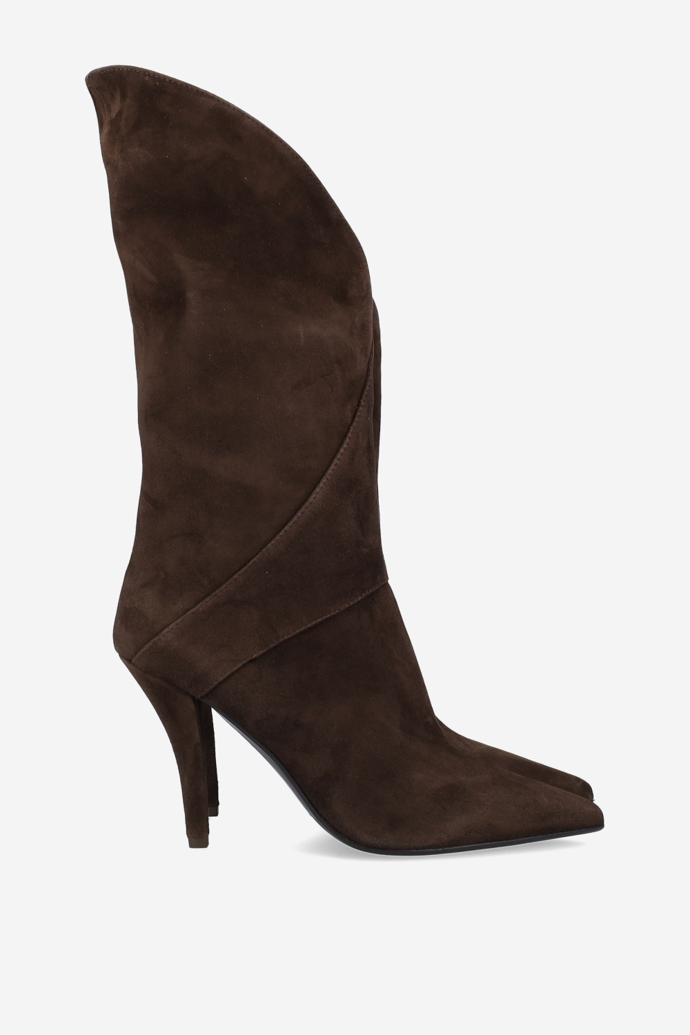 Pointed-toe suede boots