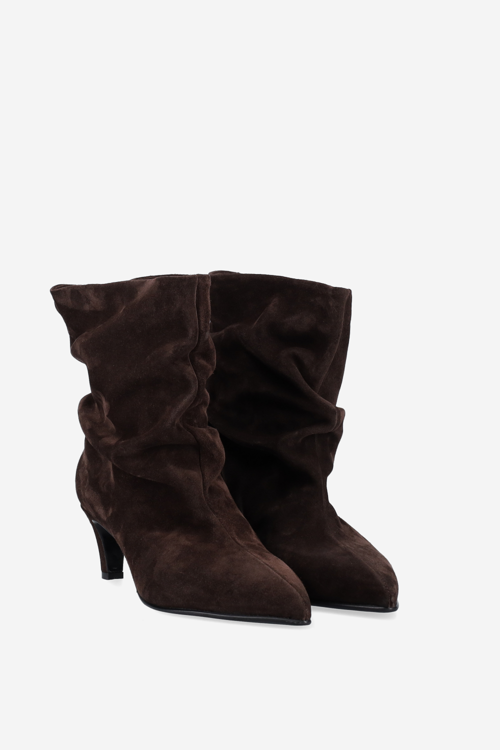 Pointed-toe suede ankle boots